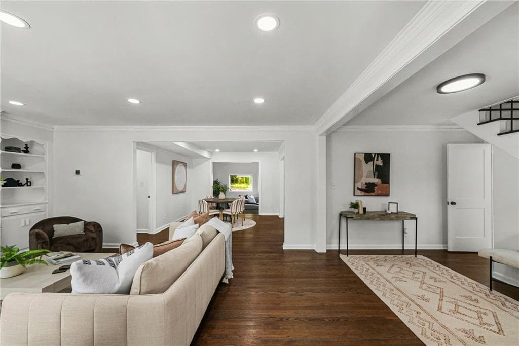 4 bedroom, 4 bathroom, 2,481 sq ft single family residence under contract at 3423 Rugby Circle, College Park, GA 30337 — photo 4