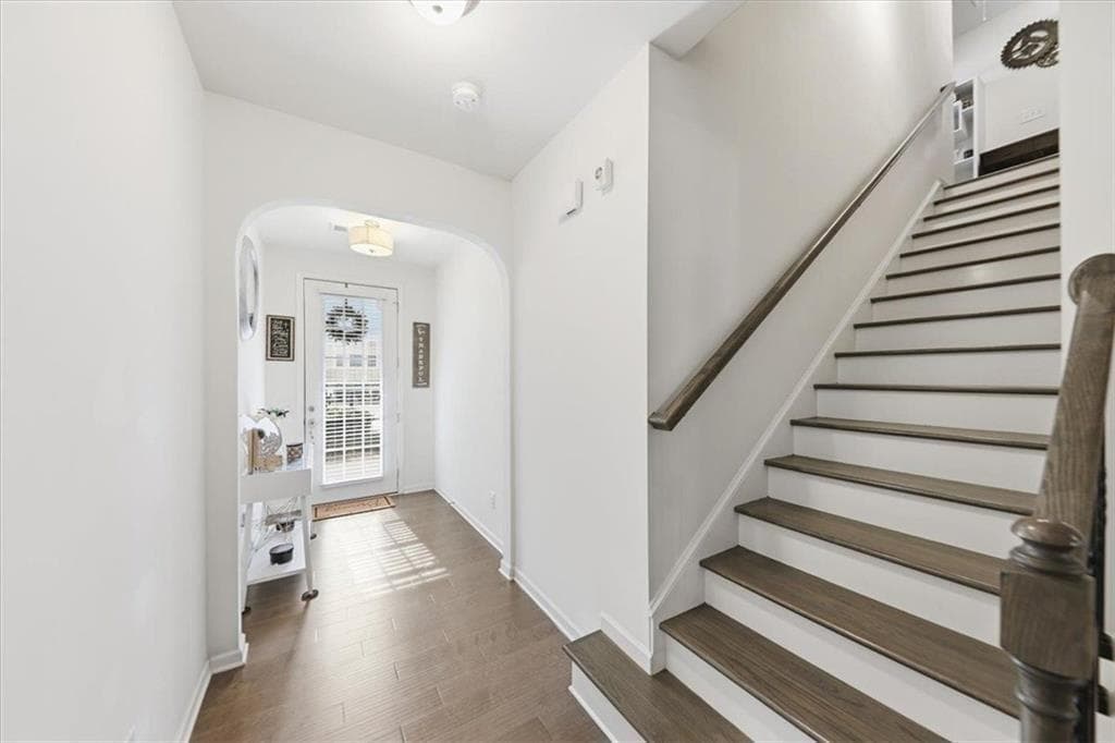 3 bedroom, 3 bathroom, 1,922 sq ft townhouse for rent at 5527 Radford Loop, Fairburn, GA 30213 for $2,600 a month — photo 6