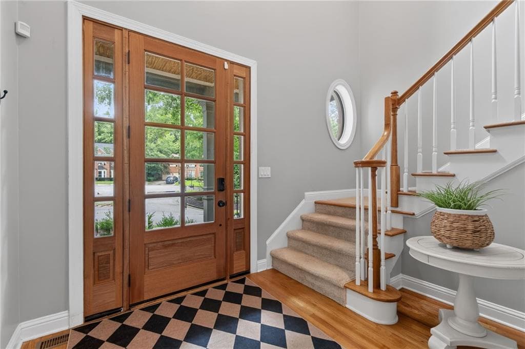4 bedroom, 4 bathroom, 4,790 sq ft single family residence under contract at 8540 Edwardton Drive, Roswell, GA 30076 — photo 8