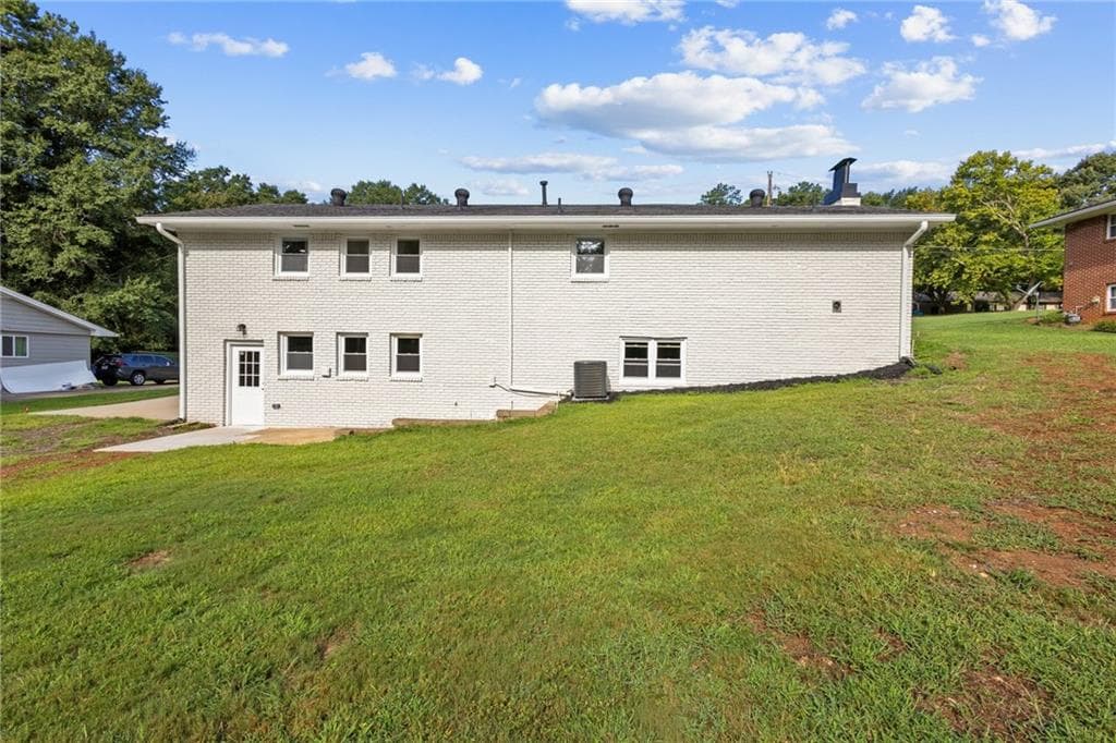 3 bedroom, 2 bathroom, 1,425 sq ft single family residence under contract at 3679 Fred Walker Drive, Smyrna, GA 30082 — photo 4