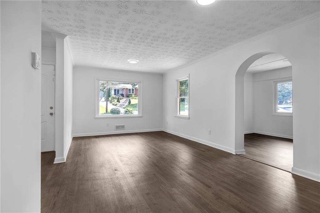 4 bedroom, 2 bathroom, 2,008 sq ft single family residence under contract at 166 Hermer Circle, Atlanta, GA 30311 — photo 4