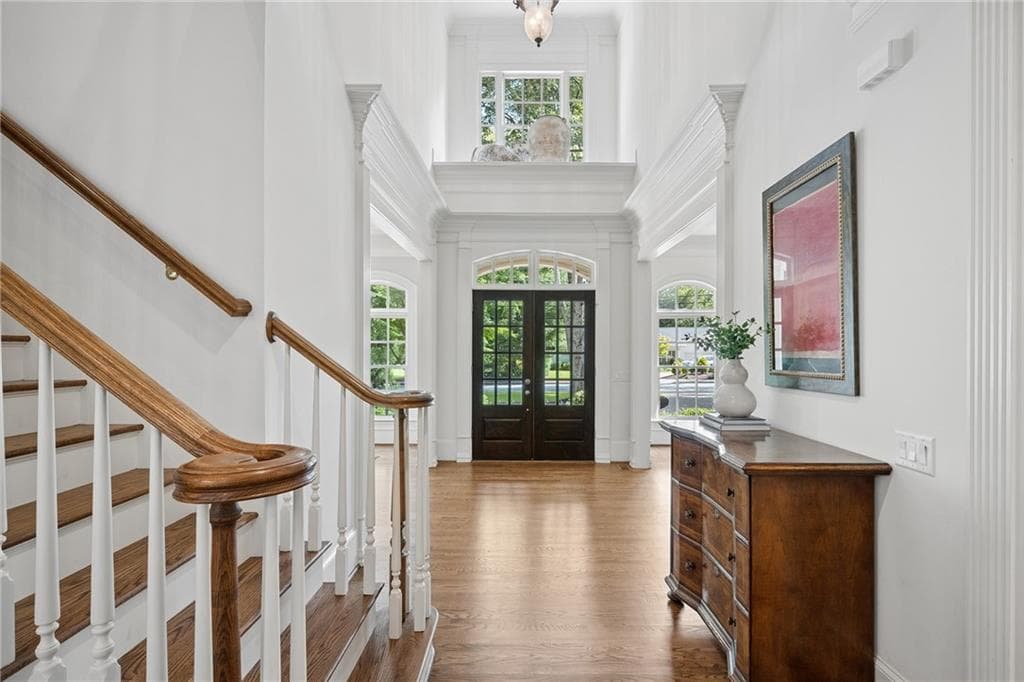 6 bedroom, 5 bathroom, 7,269 sq ft single family residence under contract at 2996 Howell Mill Road, Atlanta, GA 30327 — photo 4