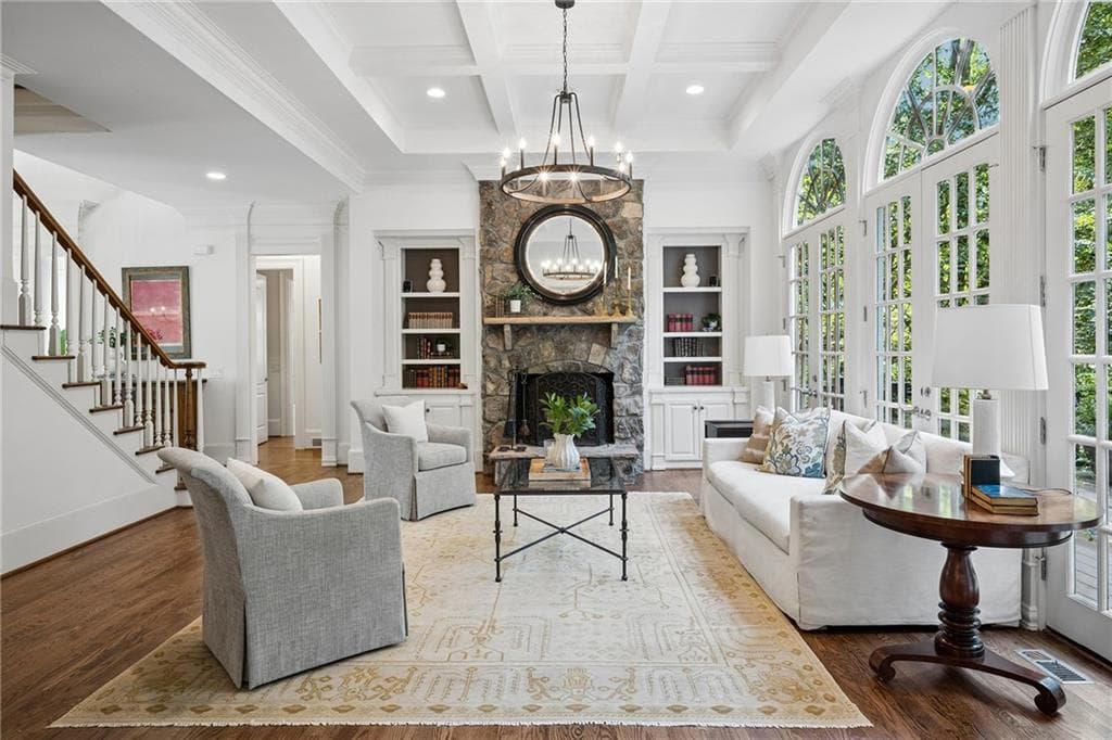 6 bedroom, 5 bathroom, 7,269 sq ft single family residence under contract at 2996 Howell Mill Road, Atlanta, GA 30327 — photo 6