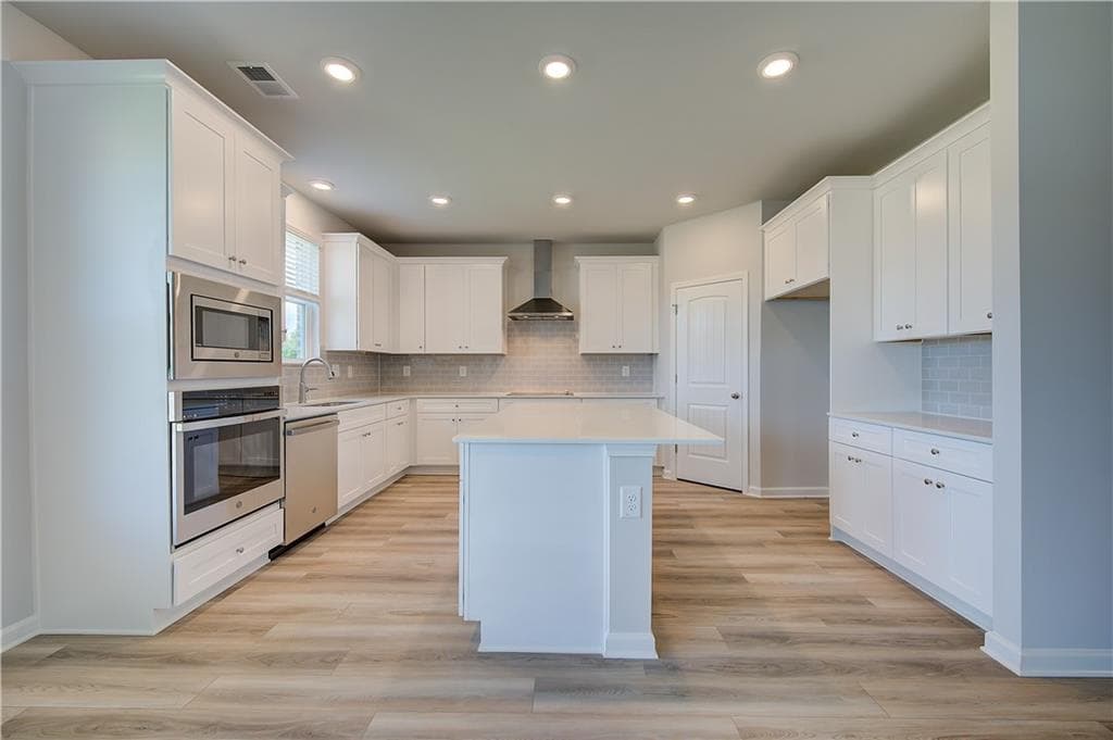 4 bedroom, 3 bathroom, 2,702 sq ft single family residence under contract at 396 Enchanted Springs Court, Mcdonough, GA 30253 — photo 10