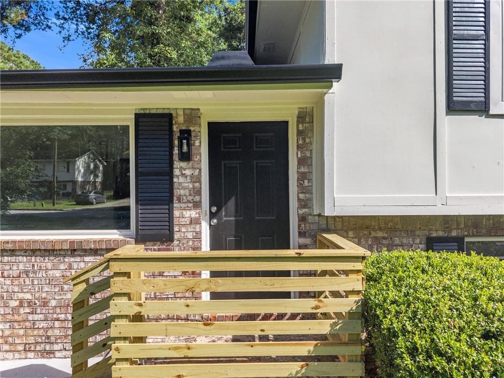 4 bedroom, 2 bathroom, 1,804 sq ft single family residence under contract at 170 Peachtree Court, Riverdale, GA 30274 — photo 6