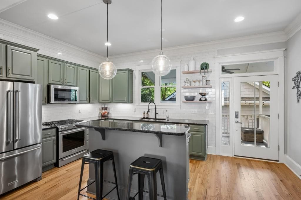 4 bedroom, 4 bathroom, 2,547 sq ft single family residence for sale at 98 2nd Avenue, Atlanta, GA 30317 — photo 4