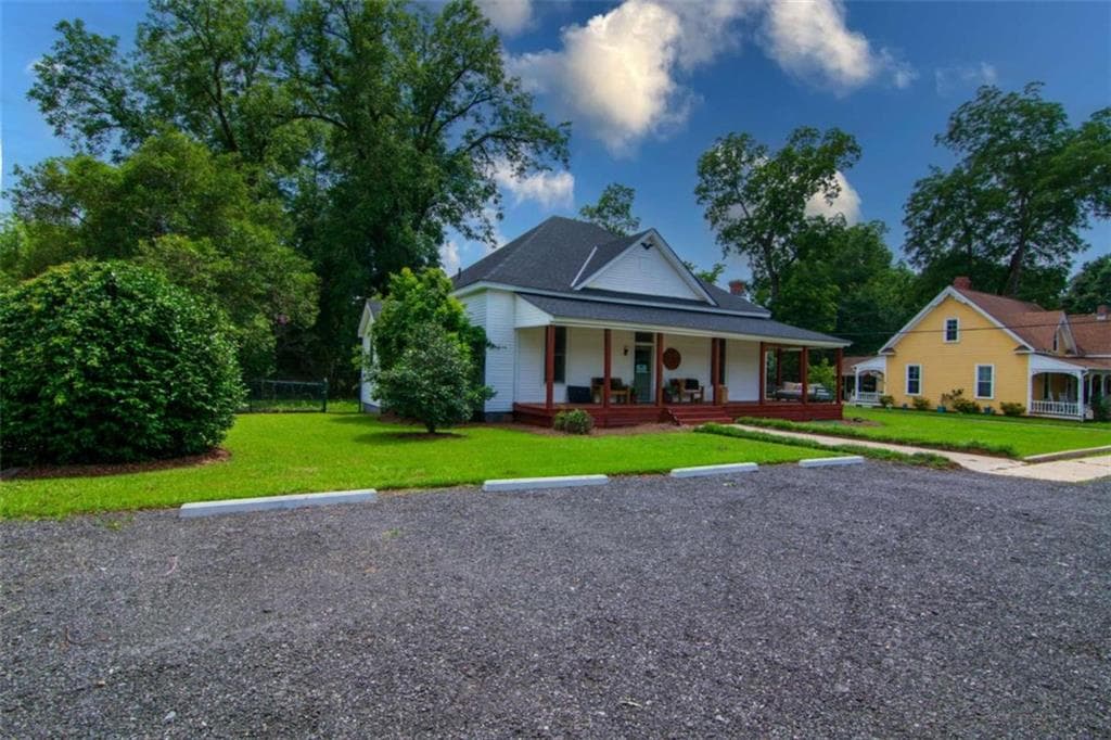 3 bedroom, 3 bathroom, 2,299 sq ft single family residence for sale at 322 Fort Lane, Hamilton, GA 31811 — photo 2