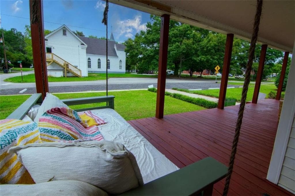 3 bedroom, 3 bathroom, 2,299 sq ft single family residence for sale at 322 Fort Lane, Hamilton, GA 31811 — photo 6