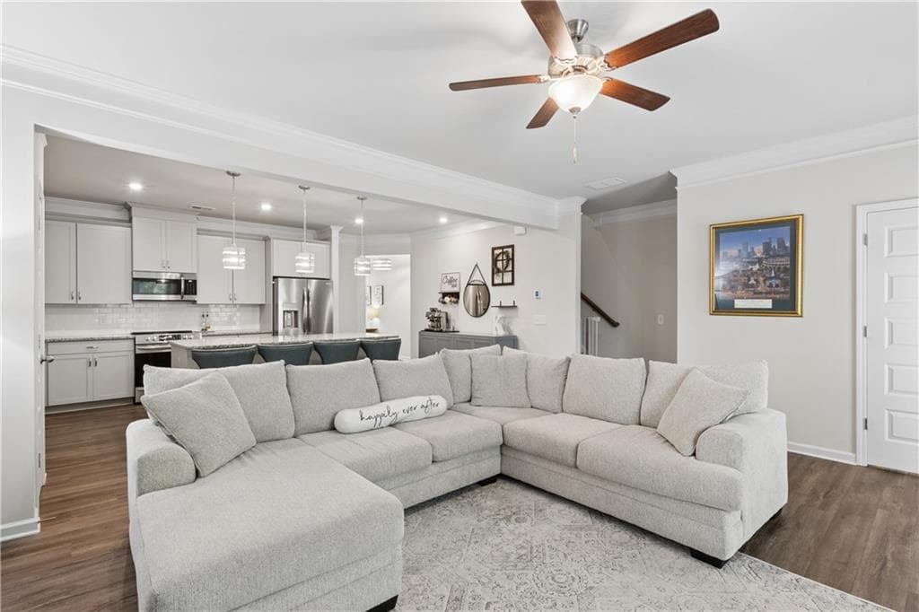 3 bedroom, 3 bathroom, 2,386 sq ft townhouse for sale at 364 Crider Court, Woodstock, GA 30188 — photo 1 of 25