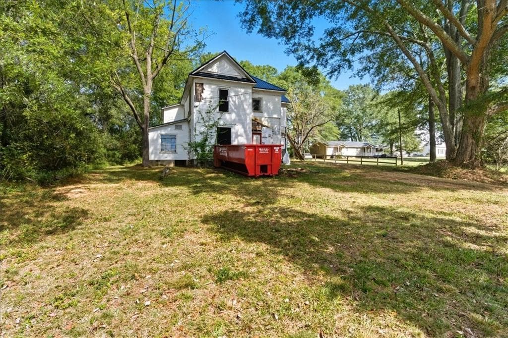 5 bedroom, 4 bathroom, 3,056 sq ft single family residence for sale at 111 Bryan Street, Bremen, GA 30110 — photo 4