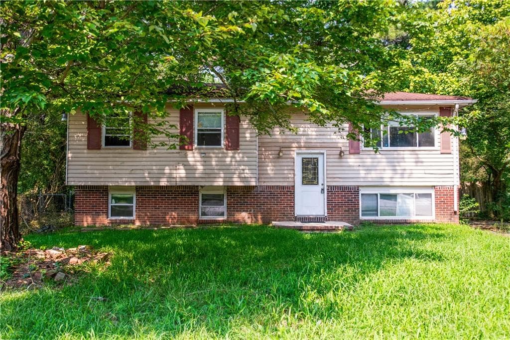 5 bedroom, 2 bathroom, 1,864 sq ft single family residence under contract at 6281 Amherst Drive, Riverdale, GA 30274