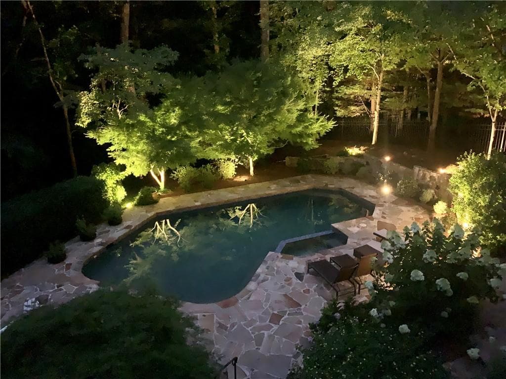5 bedroom, 6 bathroom, 5,960 sq ft single family residence under contract at 950 Tiverton Lane, Johns Creek, GA 30022 — photo 3