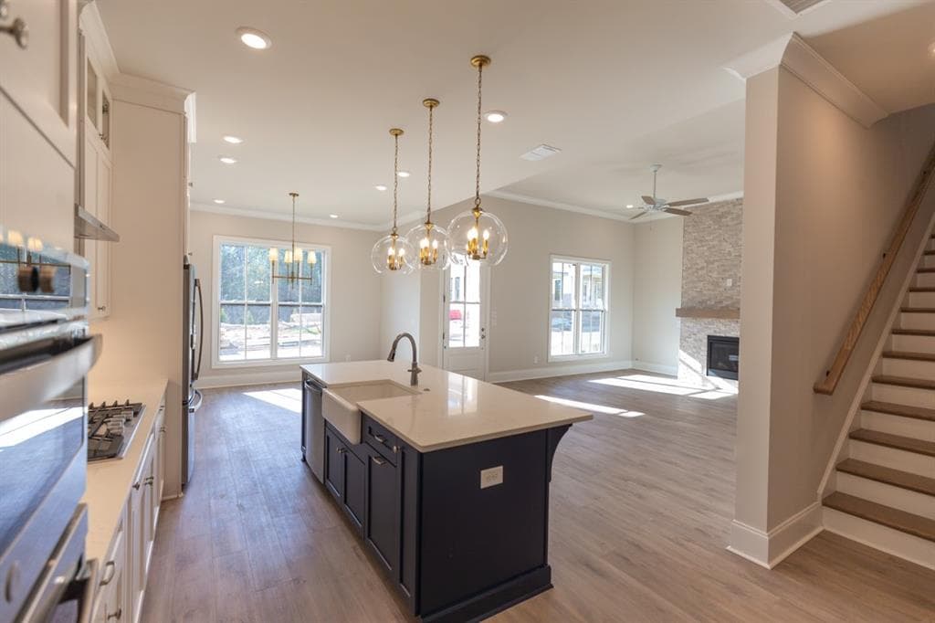 4 bedroom, 4 bathroom, 2,382 sq ft single family residence for sale at 1010 Eastman Court, Hoschton, GA 30548 — photo 3