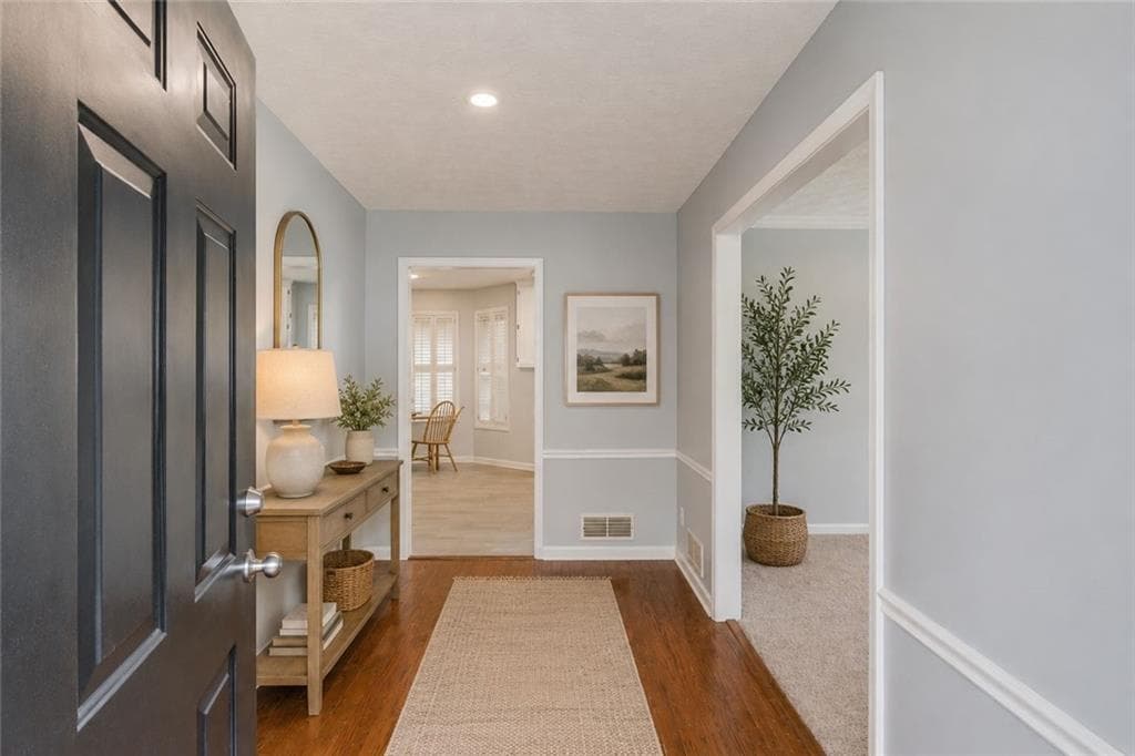 4 bedroom, 3 bathroom, 1,864 sq ft single family residence under contract at 995 Thornwood Lane, Dacula, GA 30019 — photo 3