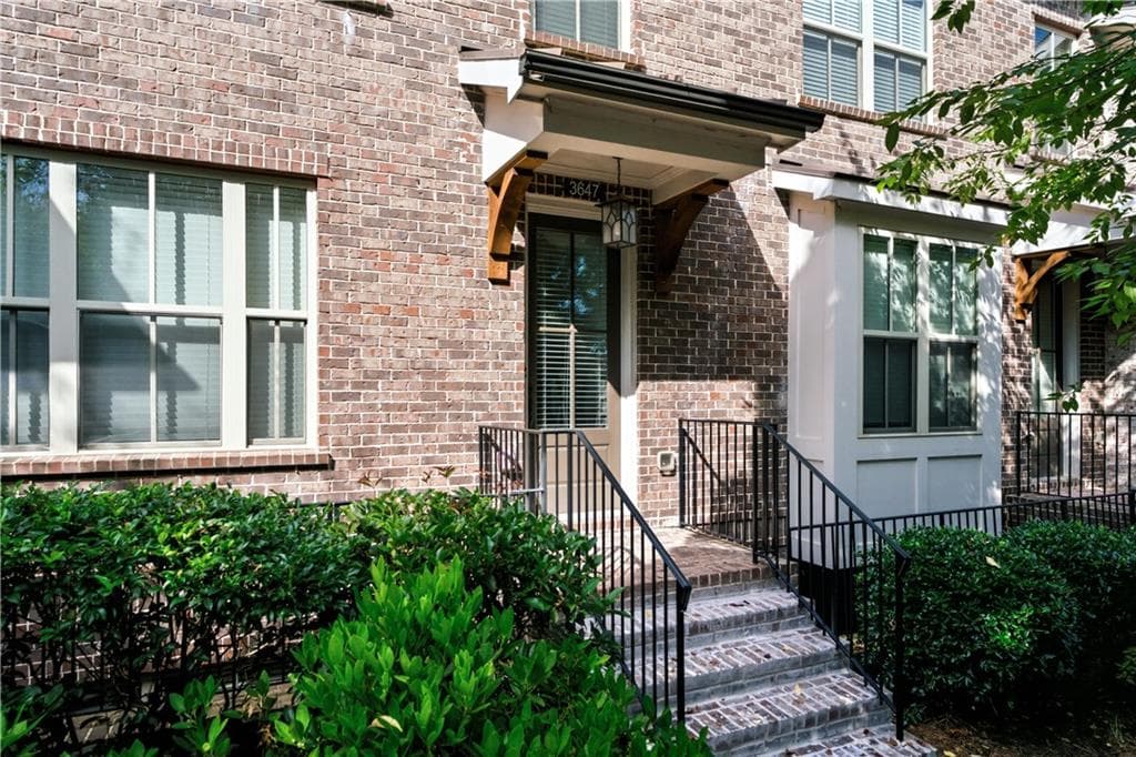 3 bedroom, 4 bathroom, 2,074 sq ft townhouse for sale at 3647 Atherton Park Court, Suwanee, GA 30024 — photo 10