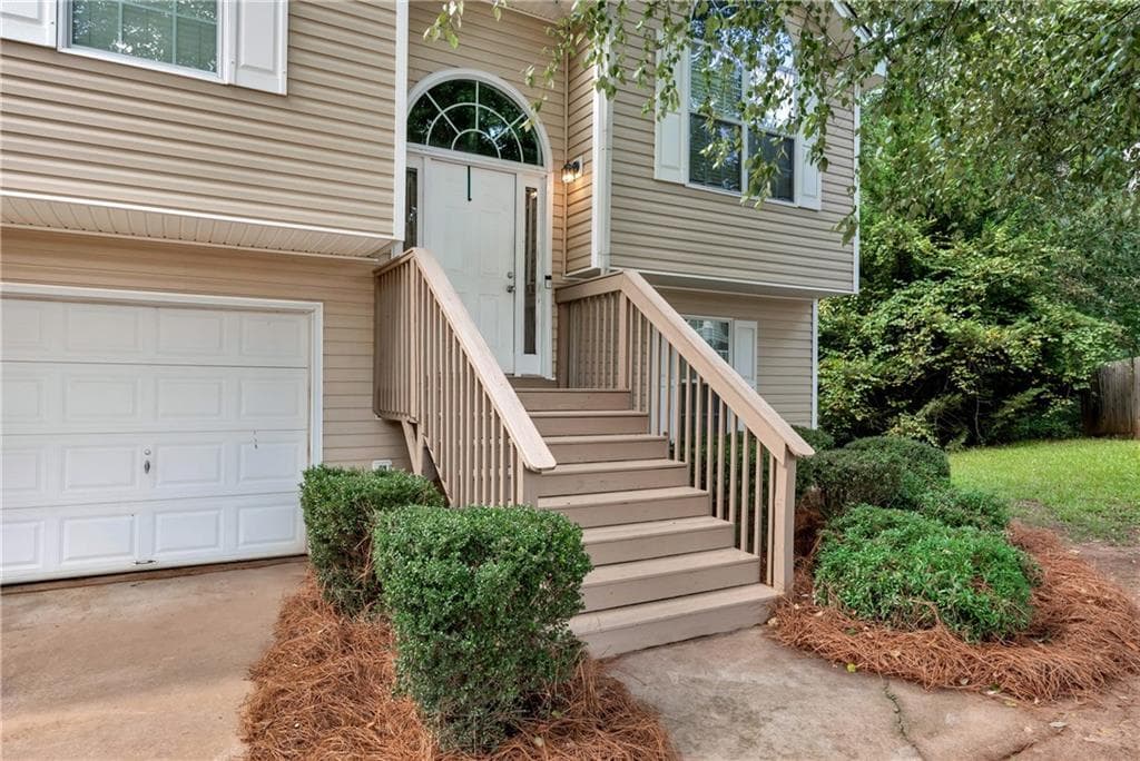 4 bedroom, 3 bathroom, 1,777 sq ft single family residence for sale at 317 Tap Root Lane, College Park, GA 30349 — photo 2