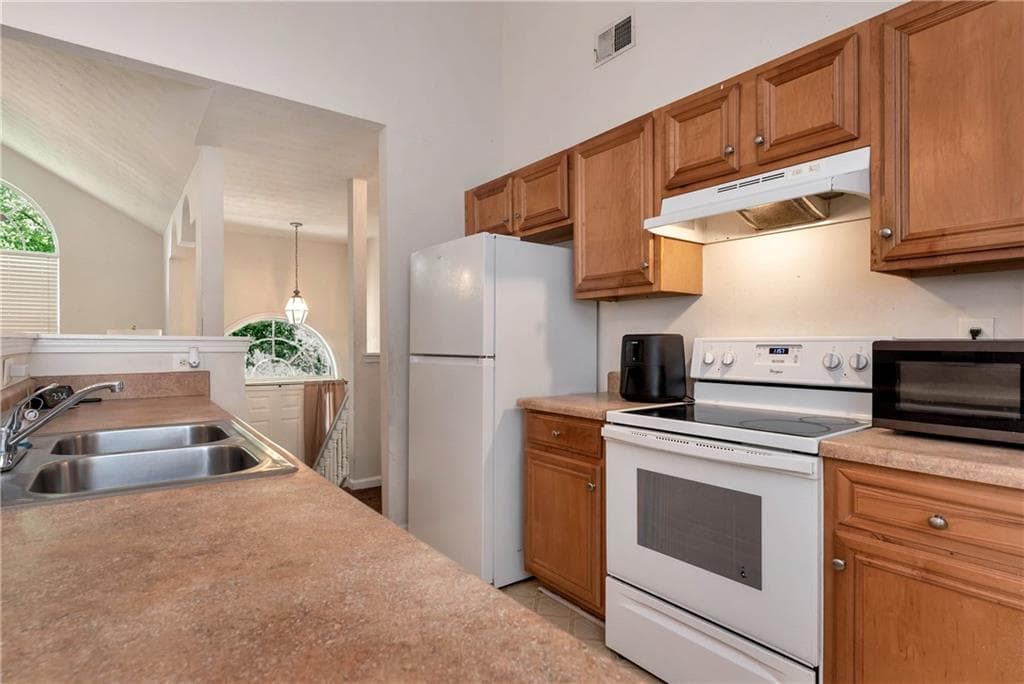 4 bedroom, 3 bathroom, 1,777 sq ft single family residence for sale at 317 Tap Root Lane, College Park, GA 30349 — photo 9
