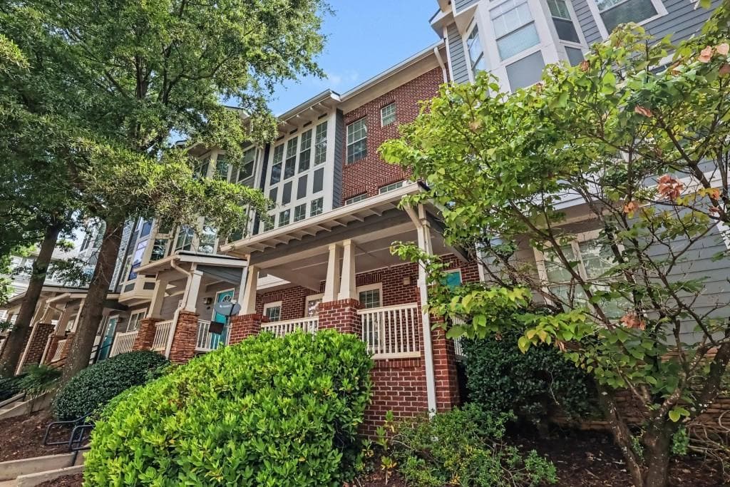 2 bedroom, 3 bathroom, 1,606 sq ft townhouse under contract at 1104 Park Row South, Atlanta, GA 30312 — photo 8