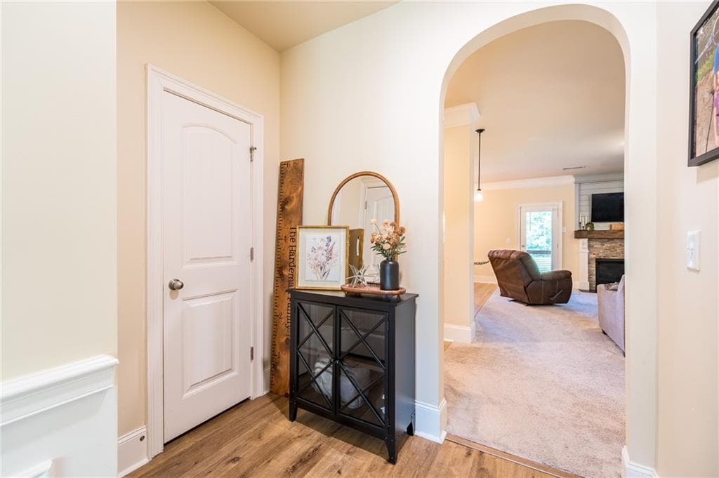 5 bedroom, 3 bathroom, 3,157 sq ft single family residence under contract at 988 Spanish Moss Trail, Loganville, GA 30052 — photo 9