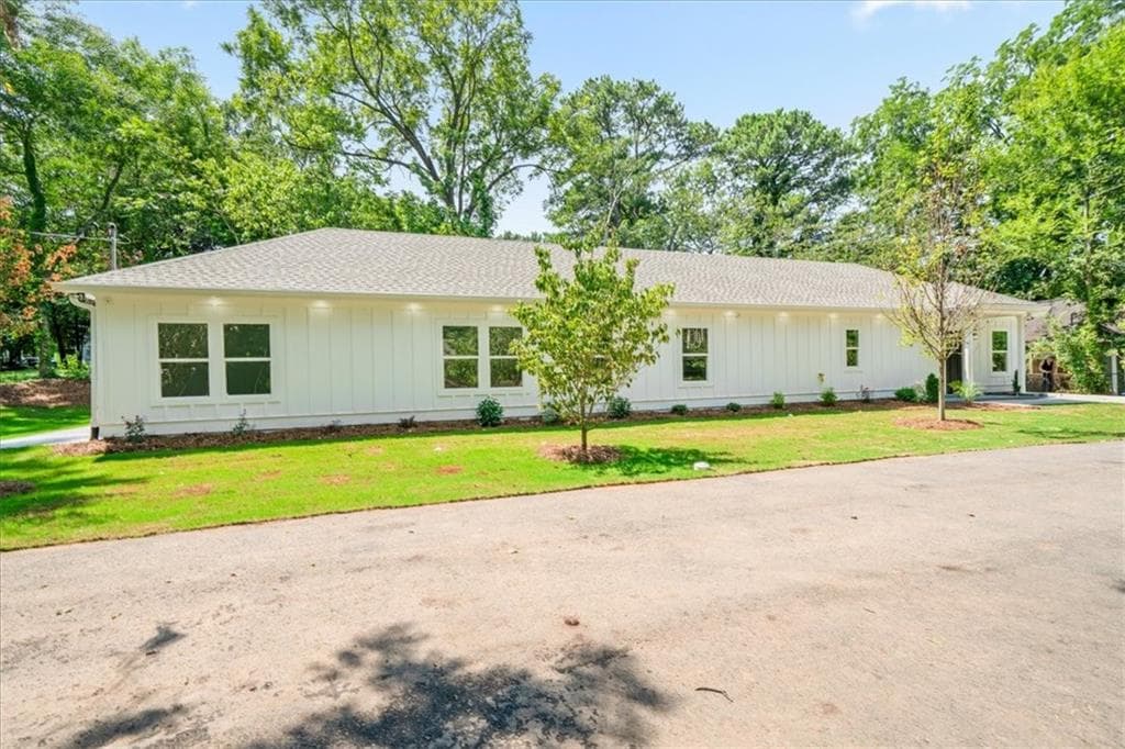 3 bedroom, 3 bathroom, 1,850 sq ft single family residence for sale at 1212 Patricia Davis Drive, Clarkston, GA 30021 — photo 2