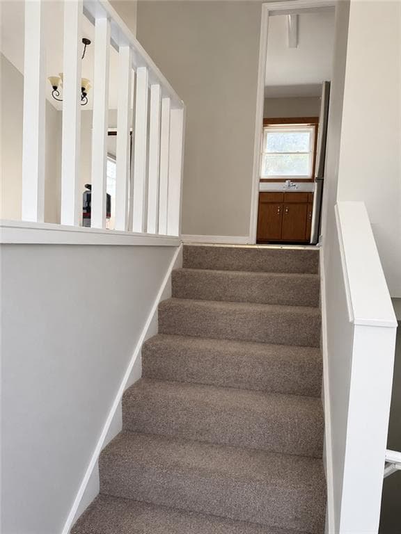 7 bedroom, 6 bathroom, 4,500 sq ft single family residence under contract at 2061 Marshes Glenn Drive, Norcross, GA 30071 — photo 3