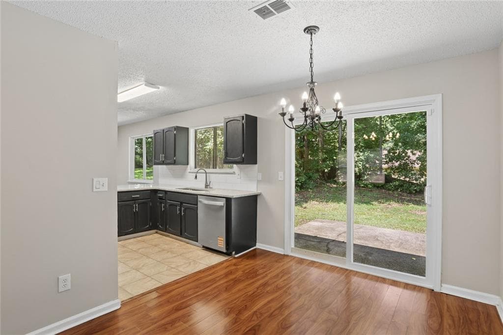 3 bedroom, 2 bathroom, 1,351 sq ft single family residence for sale at 1050 Chapman Circle, Stone Mountain, GA 30088 — photo 10
