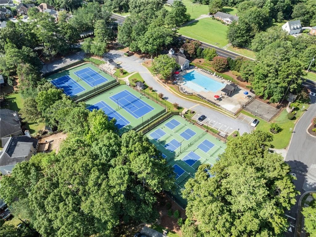 4 bedroom, 3 bathroom, 2,365 sq ft single family residence under contract at 1475 Chadwick Ridge Court, Lawrenceville, GA 30043 — photo 5