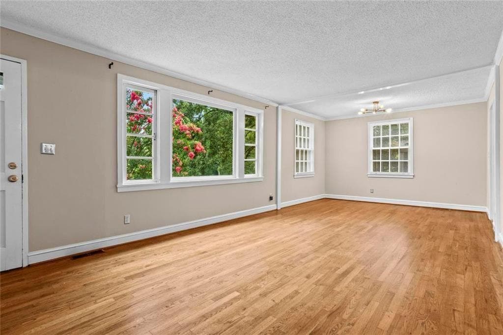 3 bedroom, 2 bathroom, 1,296 sq ft single family residence under contract at 2012 Shalimar Drive, Atlanta, GA 30345 — photo 4