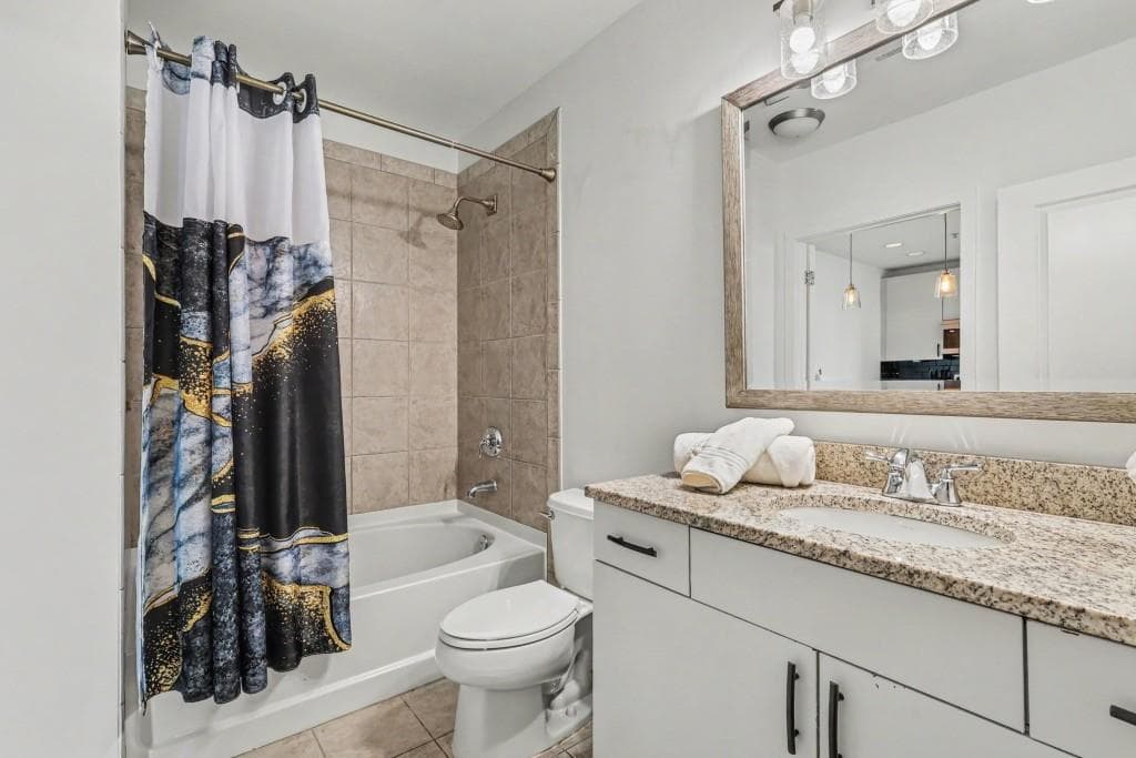 1 bedroom, 1 bathroom, 743 sq ft condominium for sale at 400 W Peachtree Street 1812, Atlanta, GA 30308 — photo 4