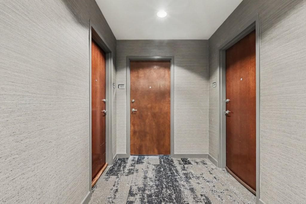 1 bedroom, 1 bathroom, 743 sq ft condominium for sale at 400 W Peachtree Street 1812, Atlanta, GA 30308 — photo 7