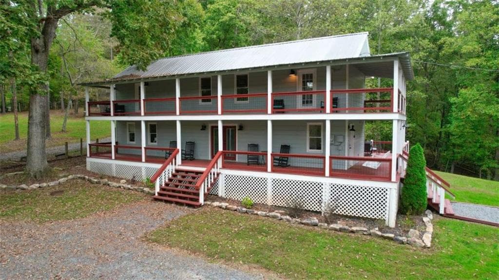 3 bedroom, 3 bathroom, 1,920 sq ft single family residence for sale at 237 Chestnut Gap Road, Blue Ridge, GA 30513 — photo 2