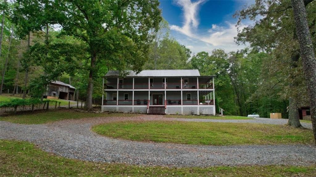 3 bedroom, 3 bathroom, 1,920 sq ft single family residence for sale at 237 Chestnut Gap Road, Blue Ridge, GA 30513 — photo 7