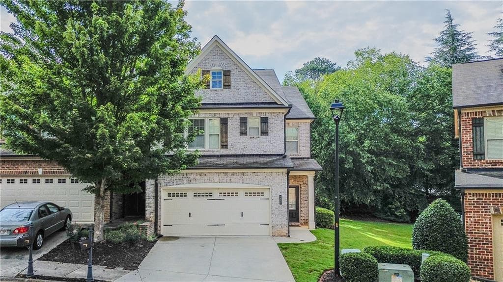 3 bedroom, 3 bathroom, 2,363 sq ft townhouse for sale at 5830 Norfolk Chase Road, Peachtree Corners, GA 30092 — photo 1 of 24