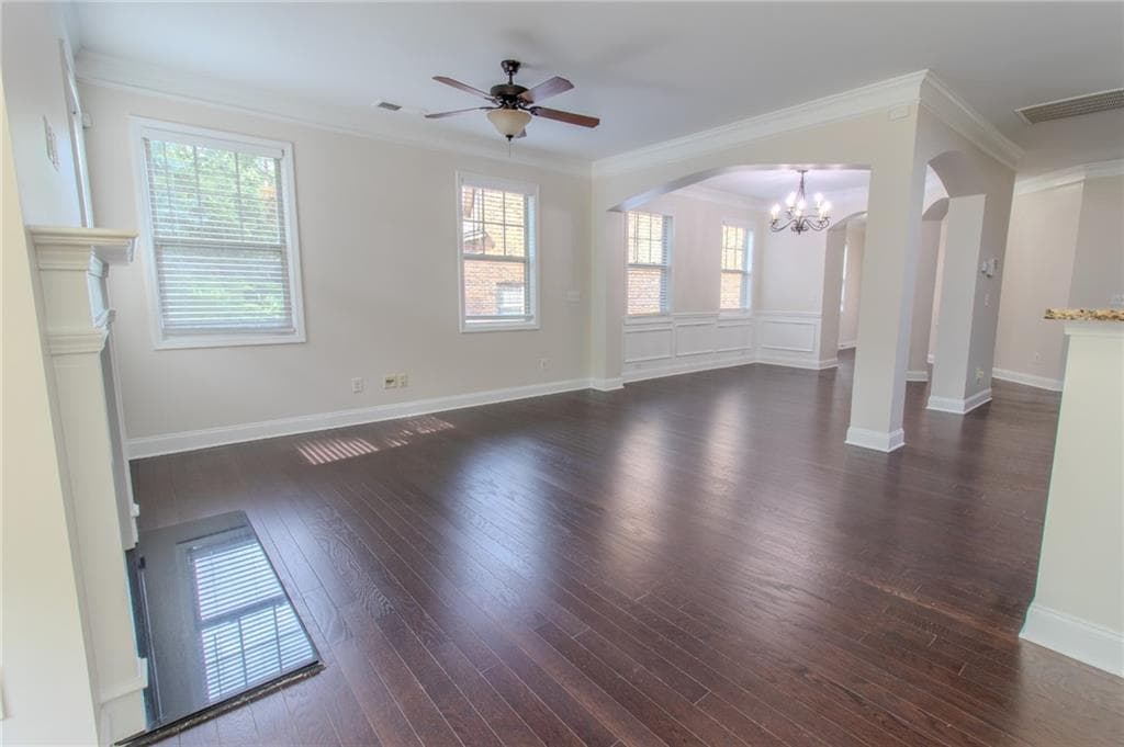3 bedroom, 3 bathroom, 2,363 sq ft townhouse for sale at 5830 Norfolk Chase Road, Peachtree Corners, GA 30092 — photo 4