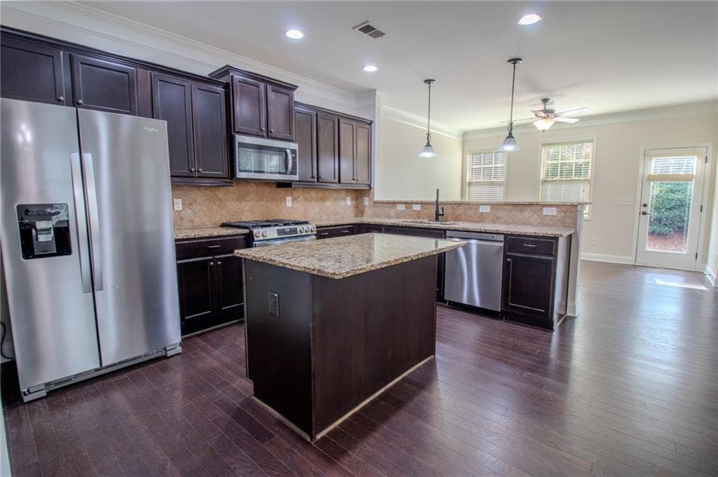 3 bedroom, 3 bathroom, 2,363 sq ft townhouse for sale at 5830 Norfolk Chase Road, Peachtree Corners, GA 30092 — photo 7