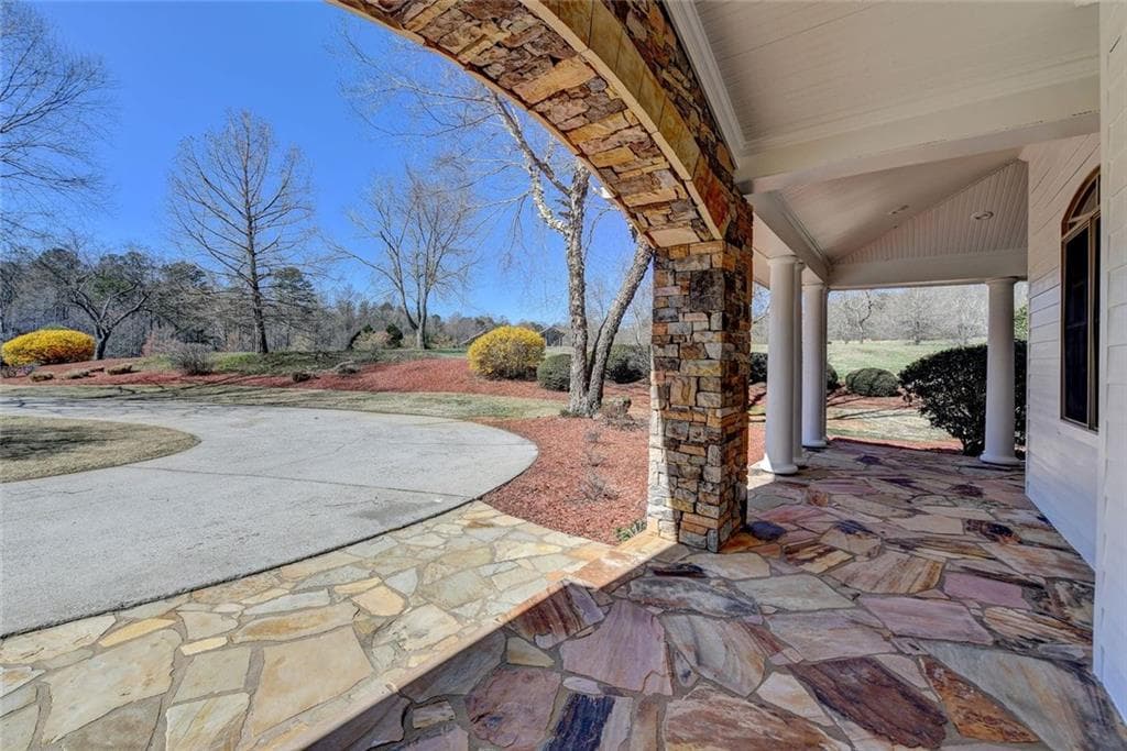 6 bedroom, 7 bathroom, 6,600 sq ft single family residence for sale at 6303 Ben Parks Road, Murrayville, GA 30564 — photo 6