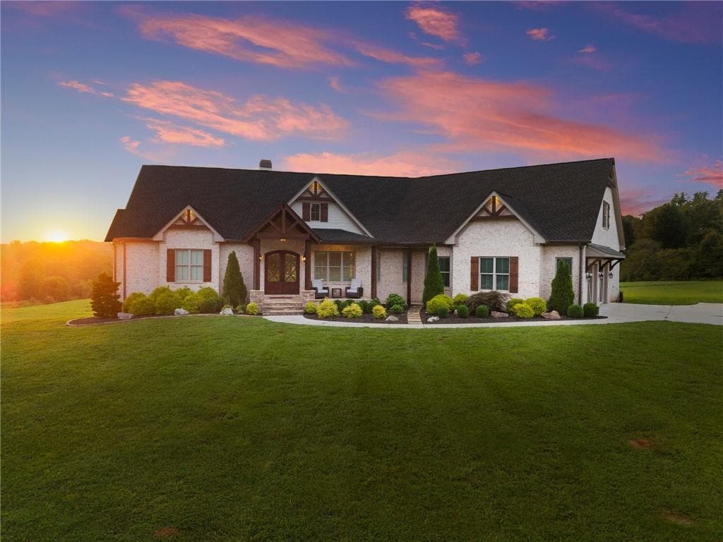 4 bedroom, 5 bathroom, 5,014 sq ft single family residence under contract at 5760 Kanaday Road, Murrayville, GA 30564 — photo 2