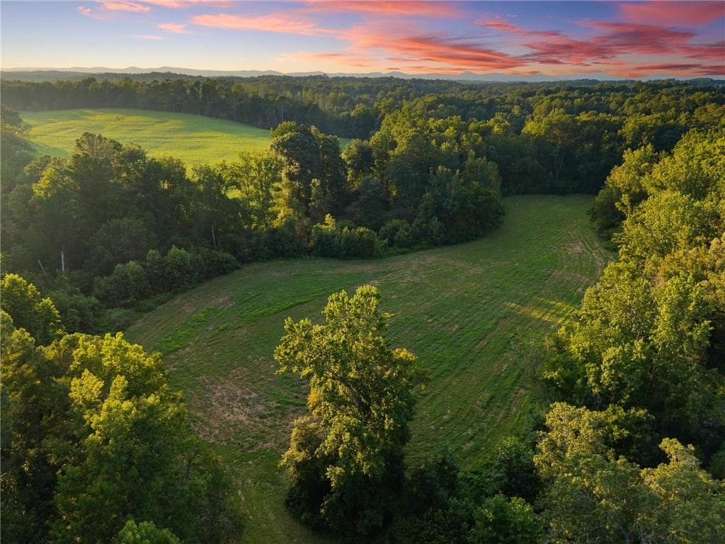 4 bedroom, 5 bathroom, 5,014 sq ft single family residence under contract at 5760 Kanaday Road, Murrayville, GA 30564 — photo 9