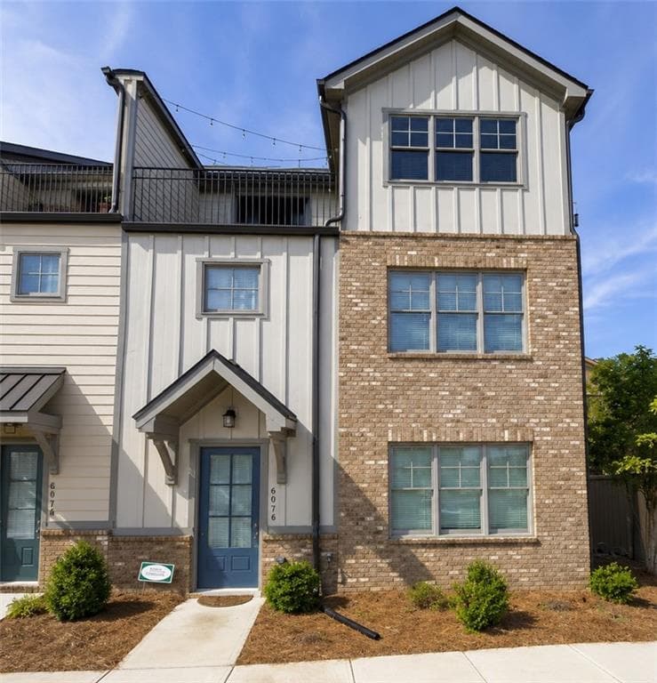 3 bedroom, 4 bathroom, 2,560 sq ft single family residence for rent at 6076 Cushing Circle, Norcross, GA 30071 for $3,300 a month — photo 1 of 26