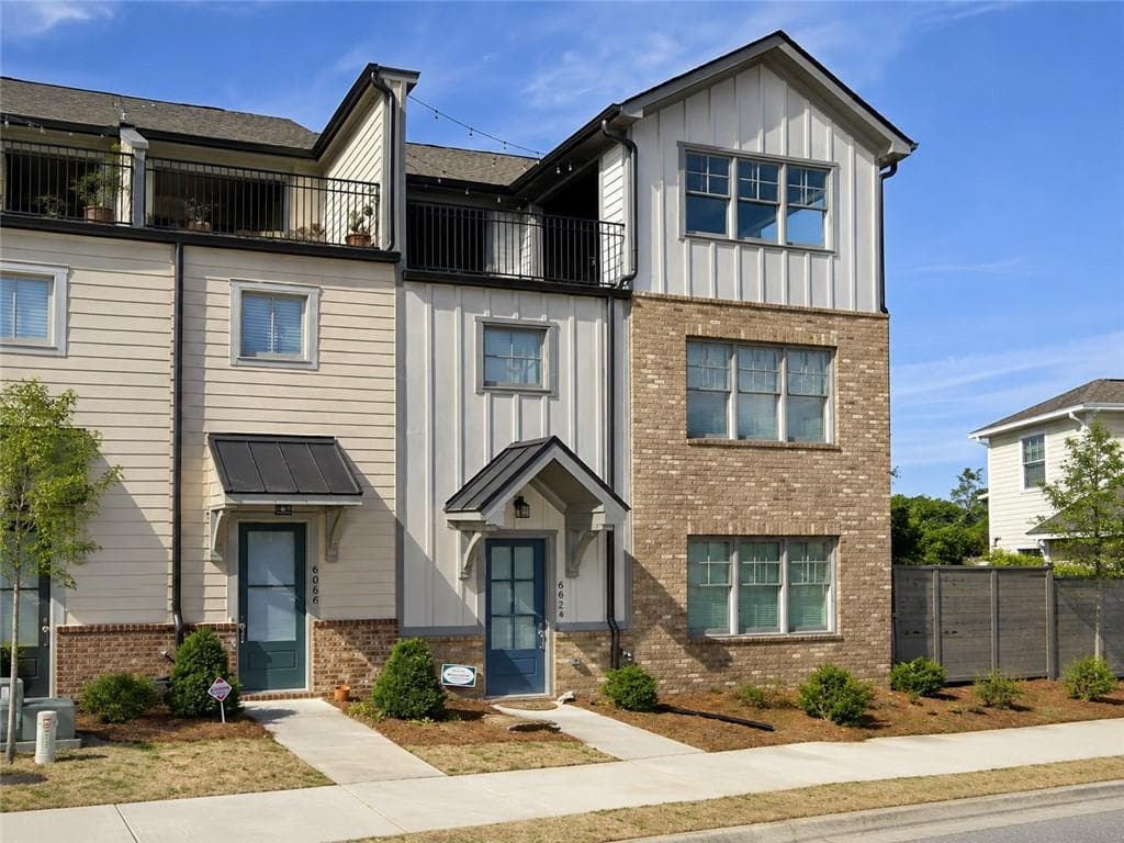 3 bedroom, 4 bathroom, 2,560 sq ft single family residence for rent at 6076 Cushing Circle, Norcross, GA 30071 for $3,300 a month — photo 2