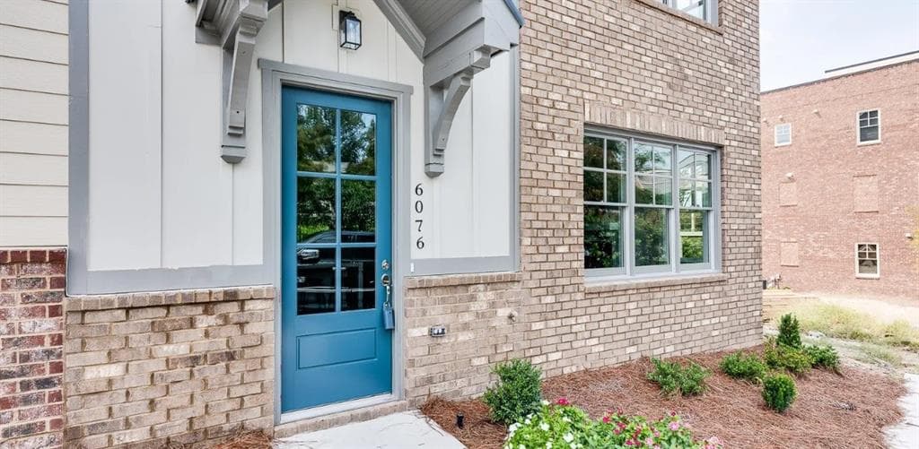 3 bedroom, 4 bathroom, 2,560 sq ft single family residence for rent at 6076 Cushing Circle, Norcross, GA 30071 for $3,300 a month — photo 3