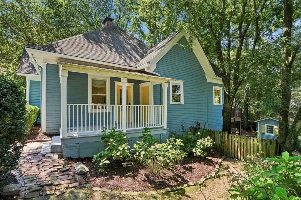 2 bedroom, 1 bathroom, 1,368 sq ft single family residence under contract at 1978 Butler Way, Atlanta, GA 30318