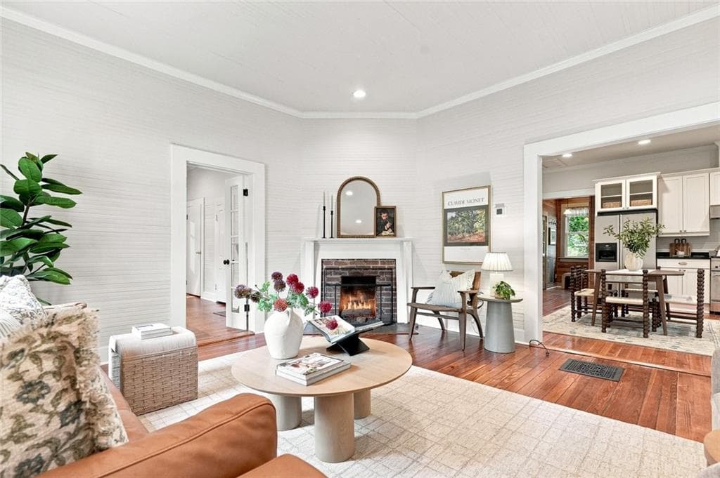 2 bedroom, 1 bathroom, 1,368 sq ft single family residence under contract at 1978 Butler Way, Atlanta, GA 30318 — photo 6