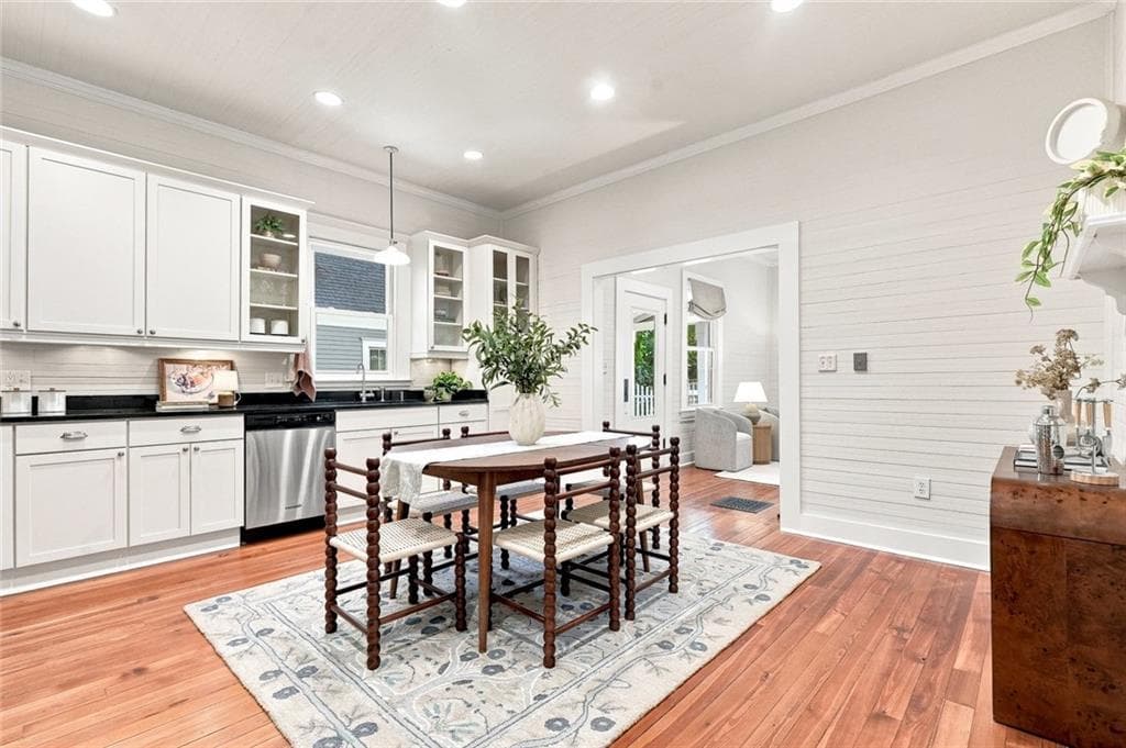 2 bedroom, 1 bathroom, 1,368 sq ft single family residence under contract at 1978 Butler Way, Atlanta, GA 30318 — photo 10