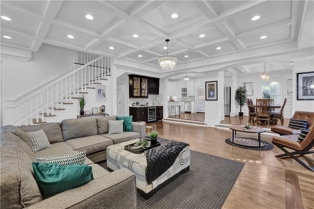 6 bedroom, 7 bathroom, 4,300 sq ft single family residence for rent at 50 NW Lakeland Drive, Atlanta, GA 30305 for $12,500 a month — photo 3