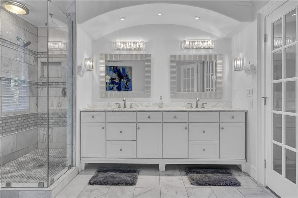6 bedroom, 7 bathroom, 4,300 sq ft single family residence for rent at 50 NW Lakeland Drive, Atlanta, GA 30305 for $12,500 a month — photo 4