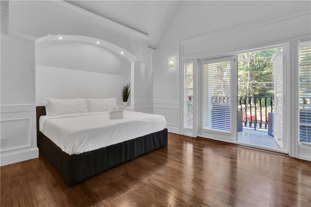 6 bedroom, 7 bathroom, 4,300 sq ft single family residence for rent at 50 NW Lakeland Drive, Atlanta, GA 30305 for $12,500 a month — photo 5