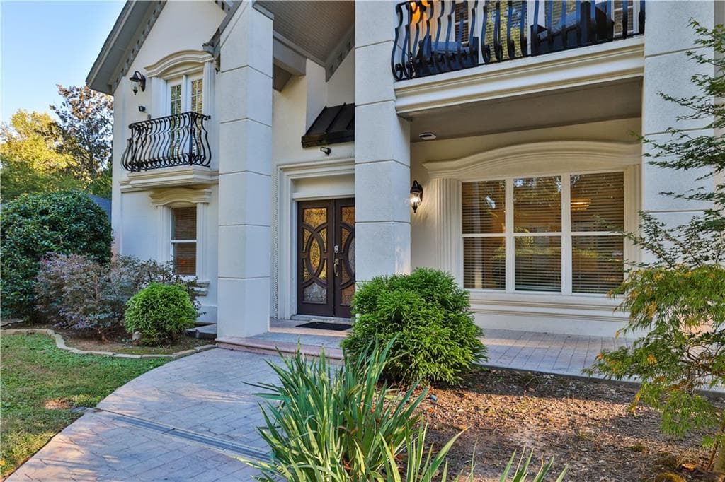 6 bedroom, 7 bathroom, 4,300 sq ft single family residence for rent at 50 NW Lakeland Drive, Atlanta, GA 30305 for $12,500 a month — photo 9