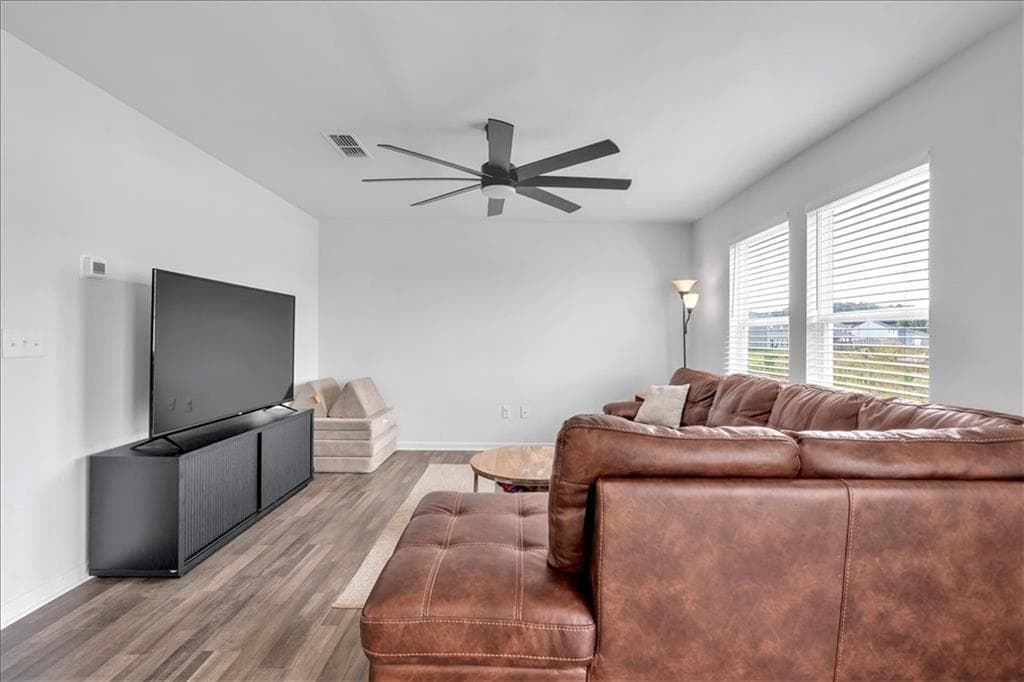 4 bedroom, 3 bathroom, 2,192 sq ft single family residence for sale at 600 Tudor Street, Kingston, GA 30145 — photo 6