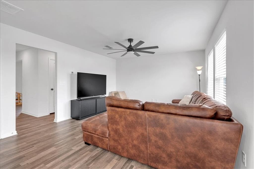 4 bedroom, 3 bathroom, 2,192 sq ft single family residence for sale at 600 Tudor Street, Kingston, GA 30145 — photo 7